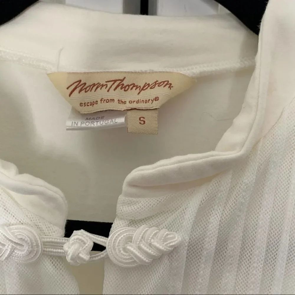 💕3 for $20💕 Norm Thompson Rope Toggle Detail Tee - Picture 4 of 6